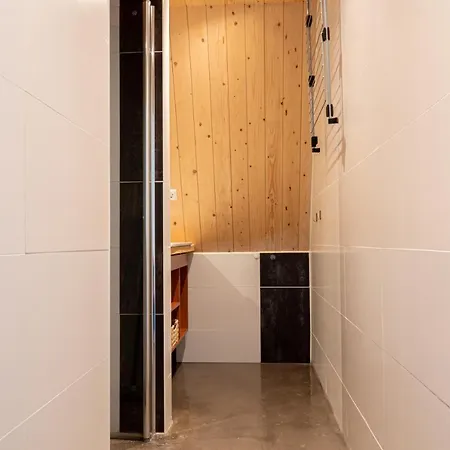 4t4 C Apartment