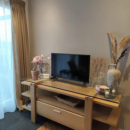 4t4 C Apartment *